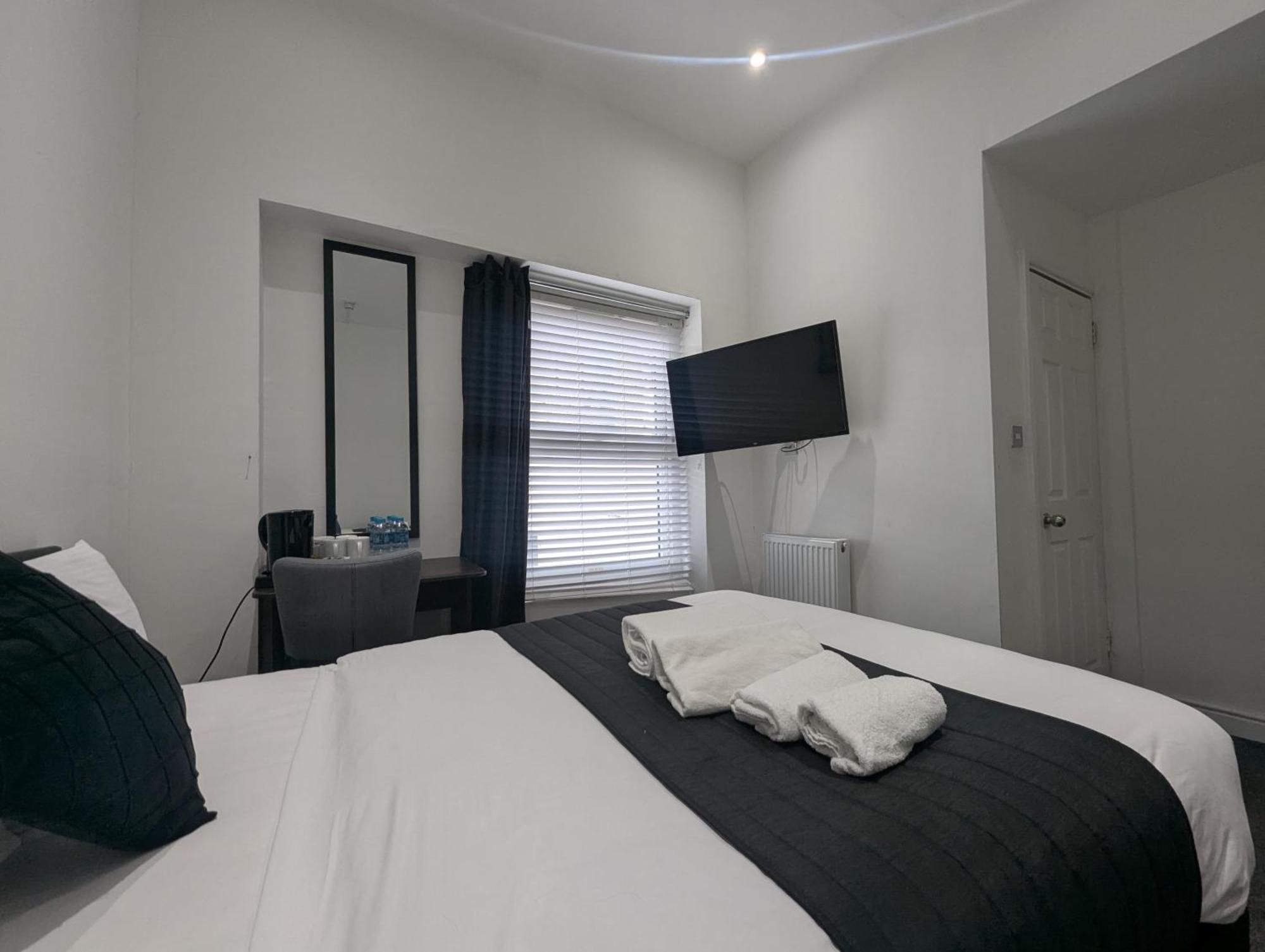 Oyo Firs Lodge London Heathrow Hounslow Exteriér fotografie