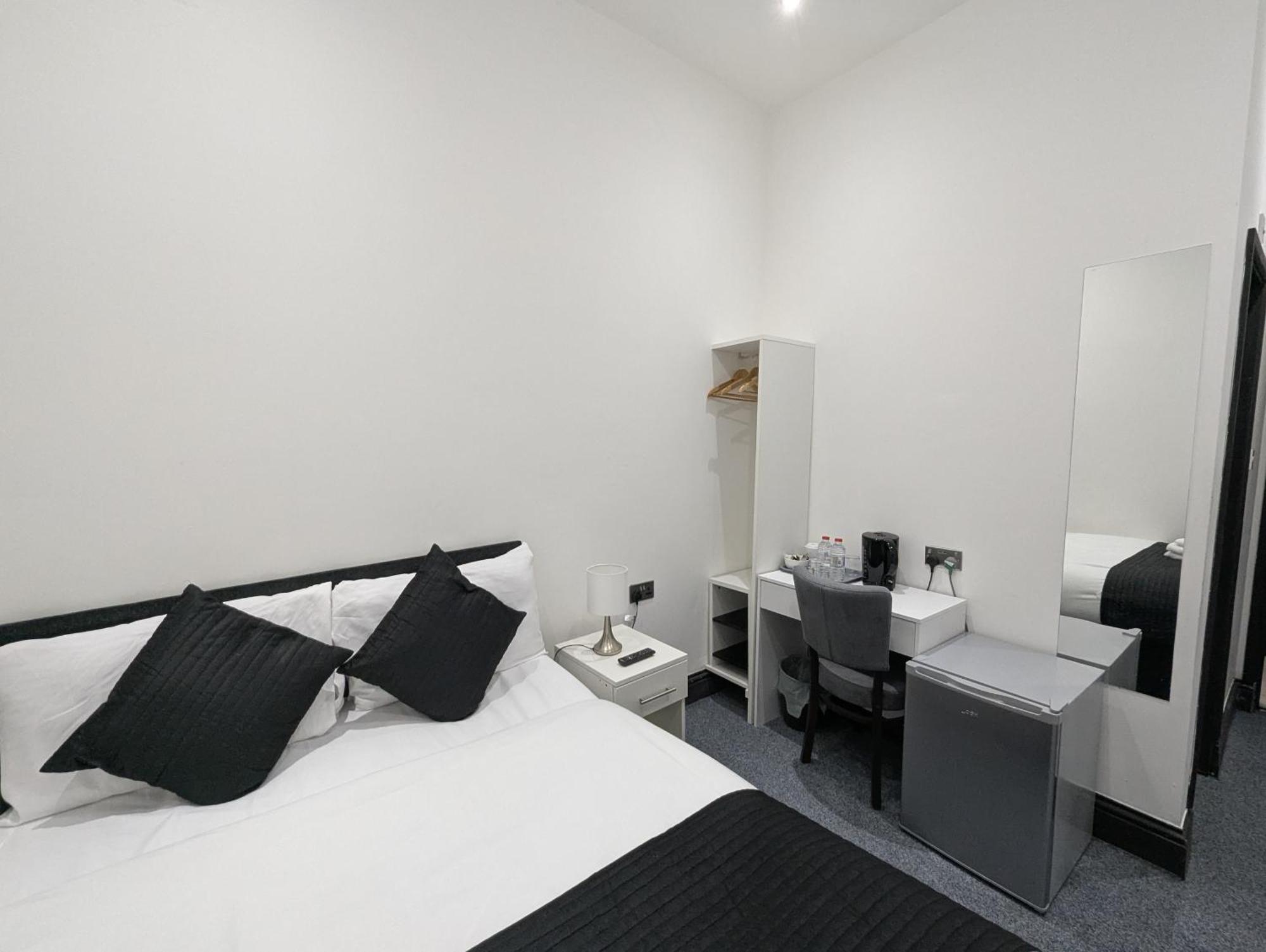 Oyo Firs Lodge London Heathrow Hounslow Exteriér fotografie