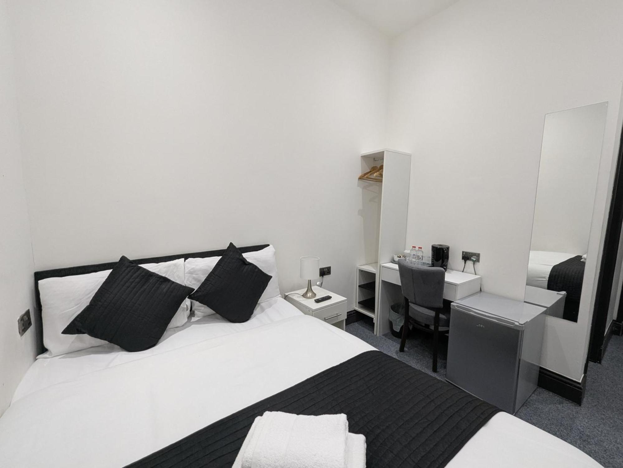 Oyo Firs Lodge London Heathrow Hounslow Exteriér fotografie